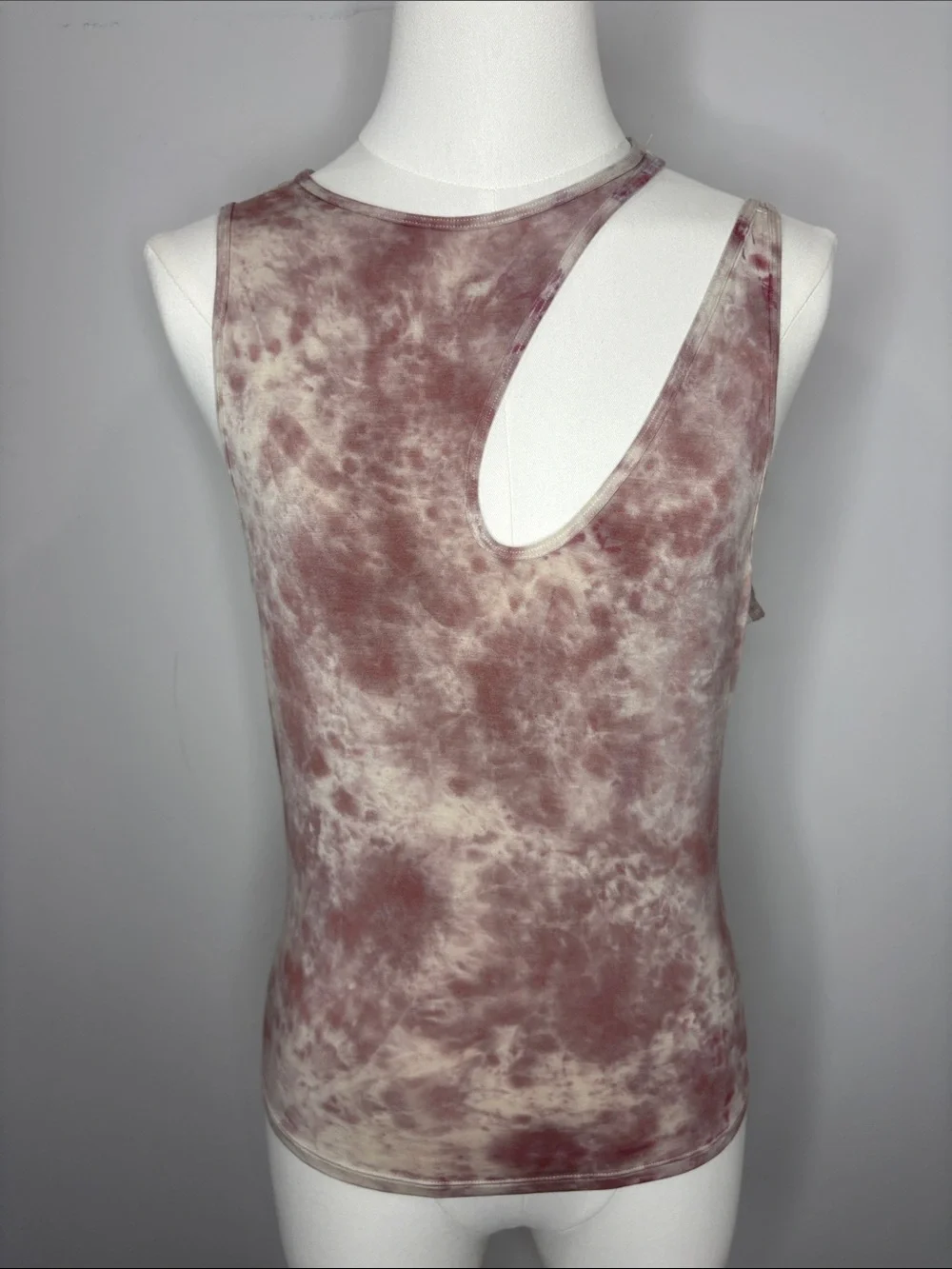 Lululemon Shoulder Cut-Out Yoga Tank Top